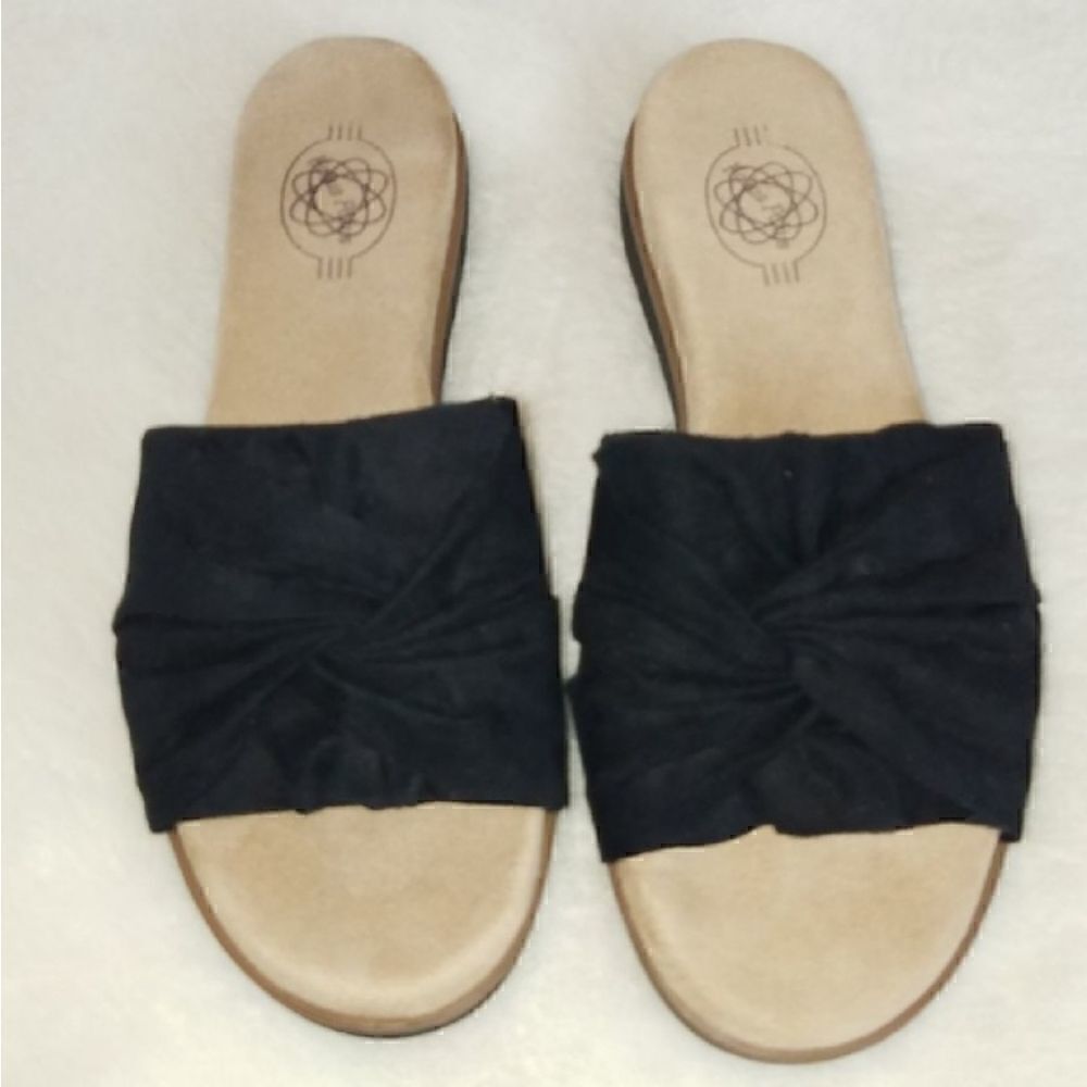 Hocus Pocus Black Kylee Slip On Sandals - Picture 2 of 10